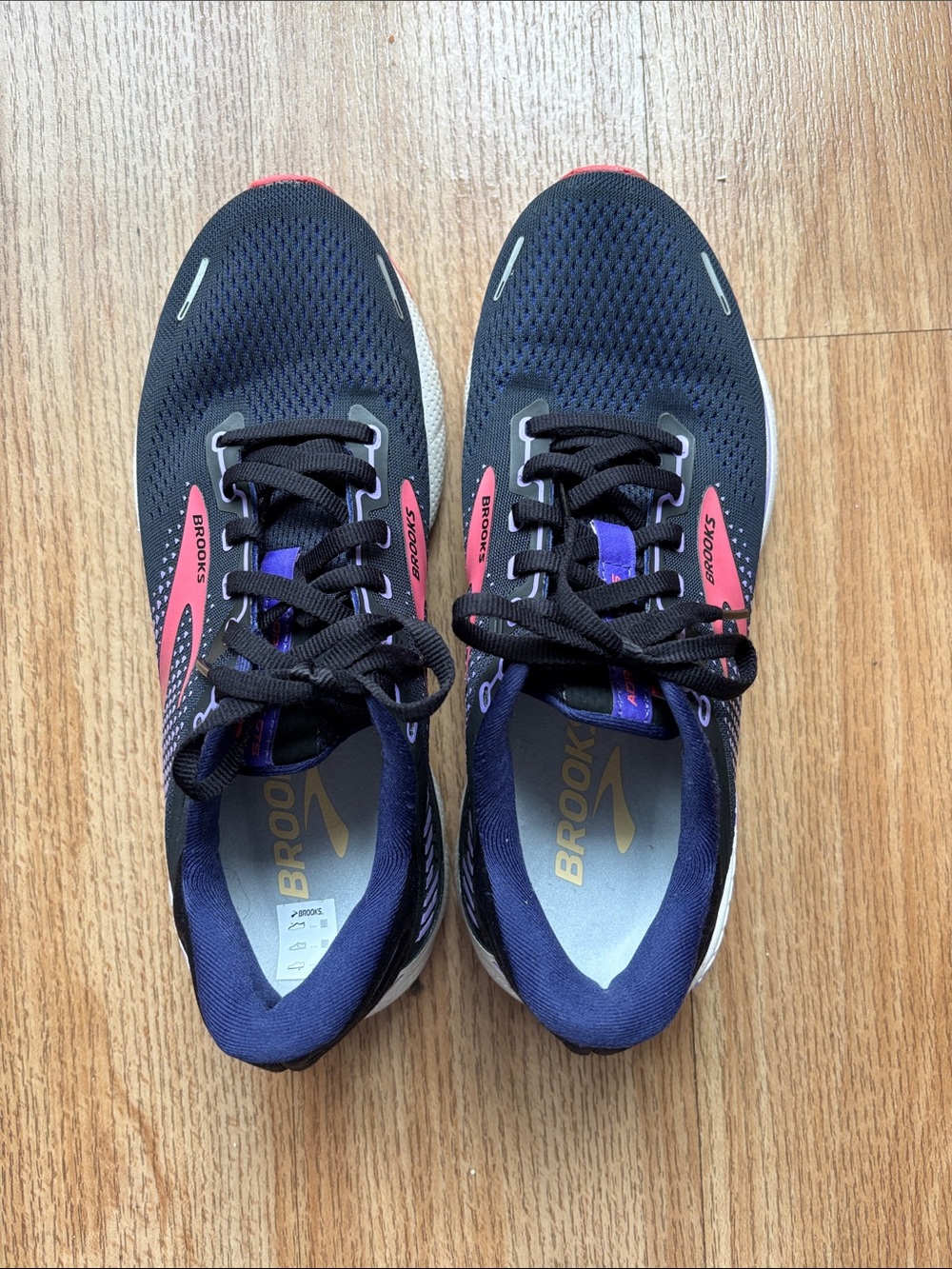 BROOKS Adrenaline GTS 22 Sneakers in Navy Size 9 1/2 - Picture 5 of 7